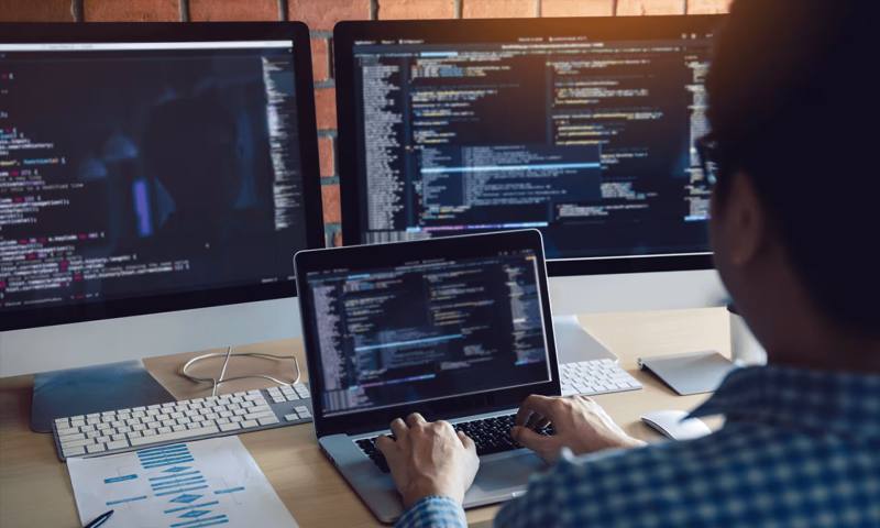 数据科学选型:R与Python如何赋能漳县网站建设?